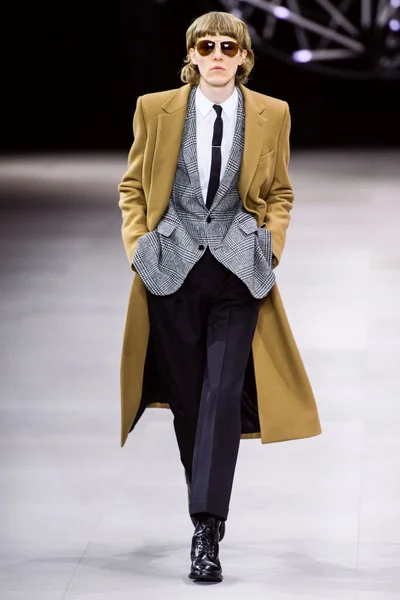 Look 4